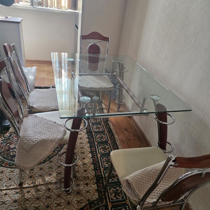 Срочно продам китайский стол 5 стул