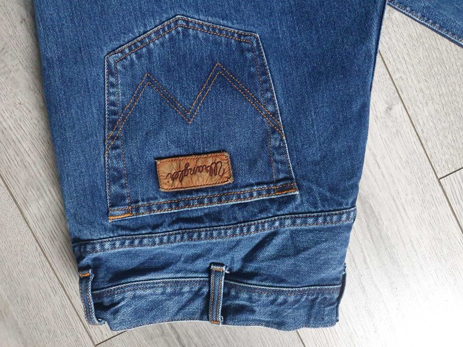 Blugi WRANGLER "Texas" - Marime W42 L34 (Talie 104 cm)