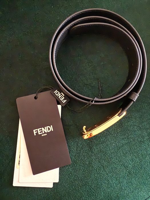 Колан Fendi като нов