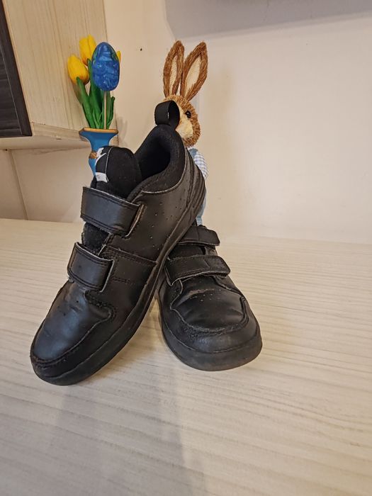 Adidasi Nike marime 35