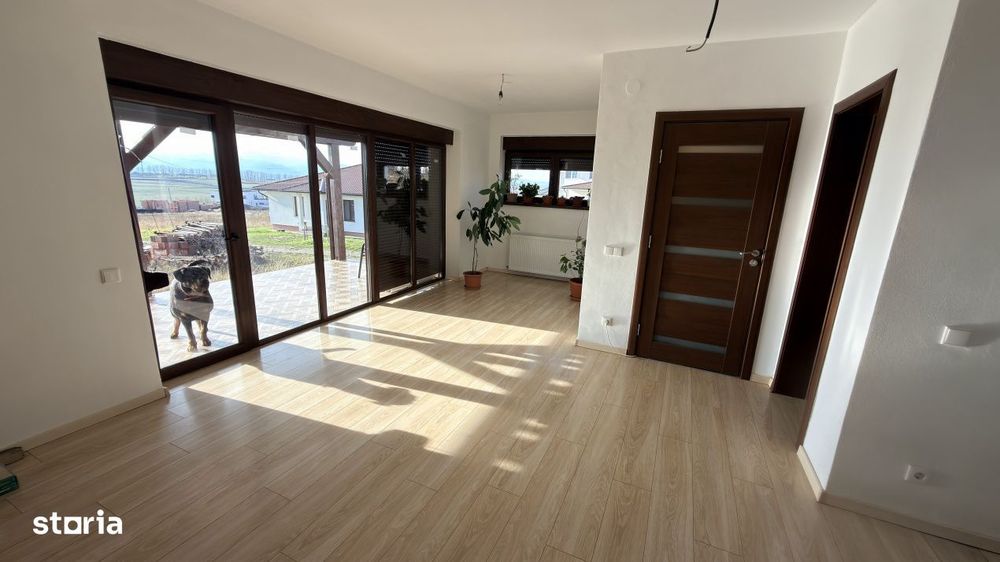 Casa 5 camere + teren 372mp cartier Bavaria