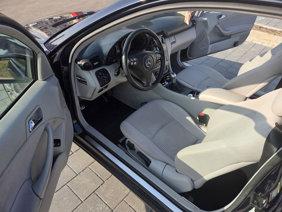 Mercedes Benz C230 Sportcoupe 2.5 V6 204hp.    3800  Euro