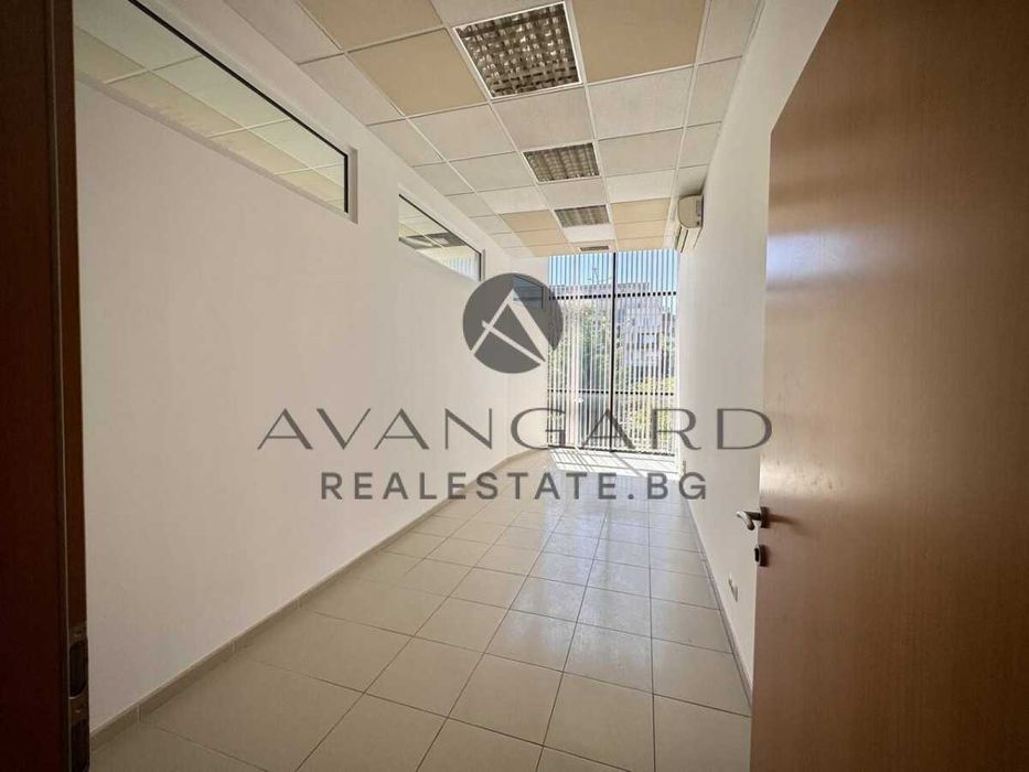 оф.23625 Просторен офис/ Топ локация/ Център