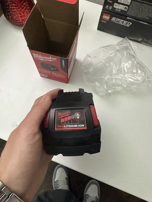 Acumulator/baterie milwaukee 6ah 18v