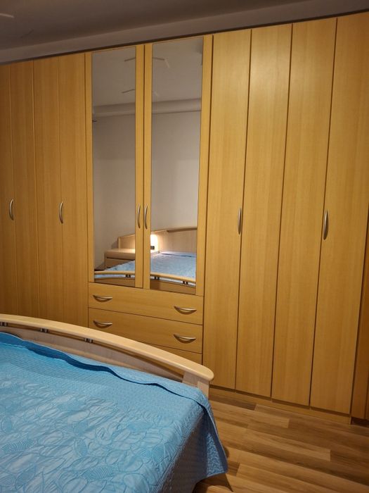 Vând mobila solidă