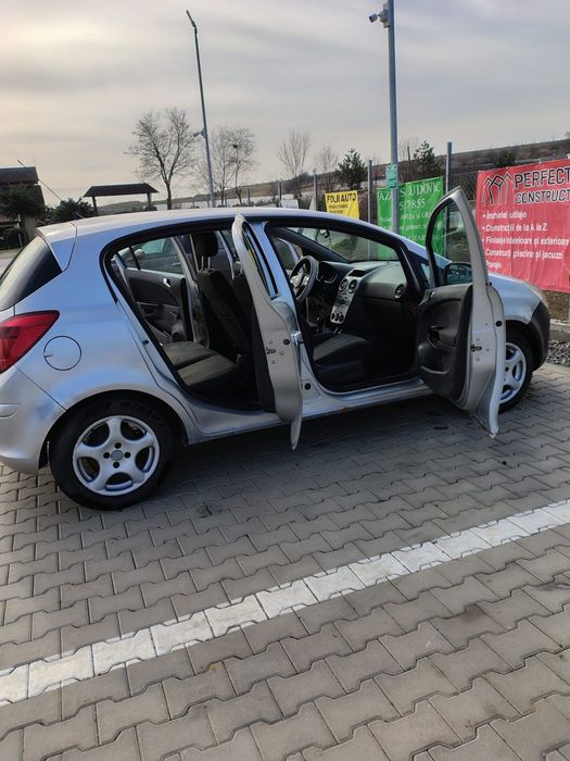 Vand mașina în stare bună