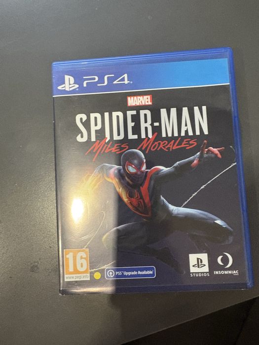 Плейстейшън PS 4 pro 1TB с 6 игри