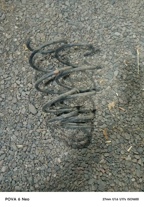 Продам пружины Тойота 40