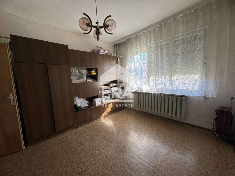 Продава се Тристаен апартамент в Хасково, Дружба 1 - 77 кв.м за 1096 €/кв.м - Снимка #8