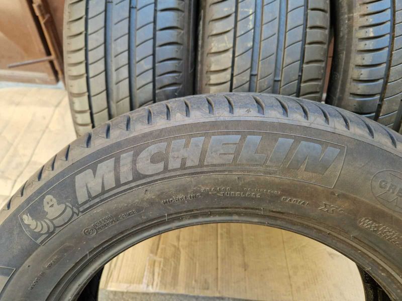 4 Michelin R17 215/65
летни гуми
DOT3017