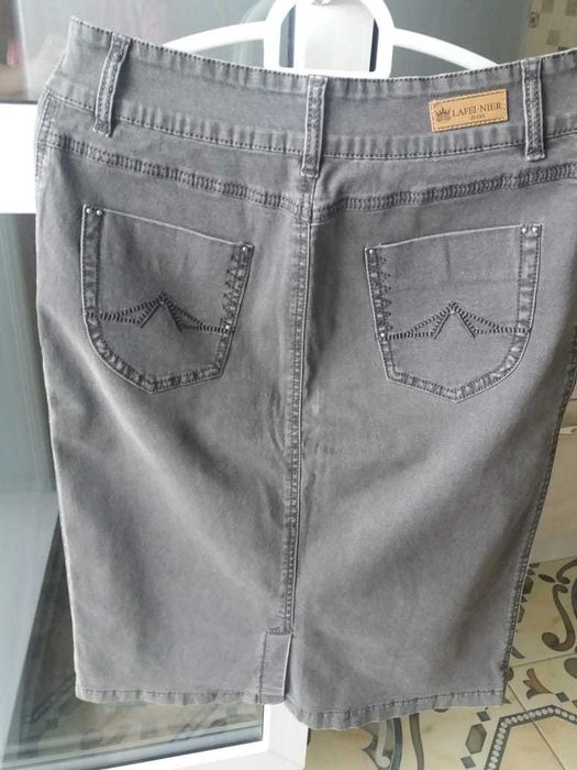 Джинсовый пиджак с юбкой