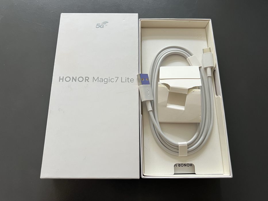 Продавам Honor Magic7 Lite 256/8+8GB