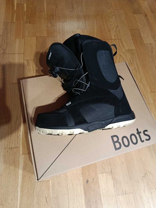 Vand boots Head marimea 27.5/42.5 negre