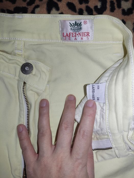 Капри средней длины