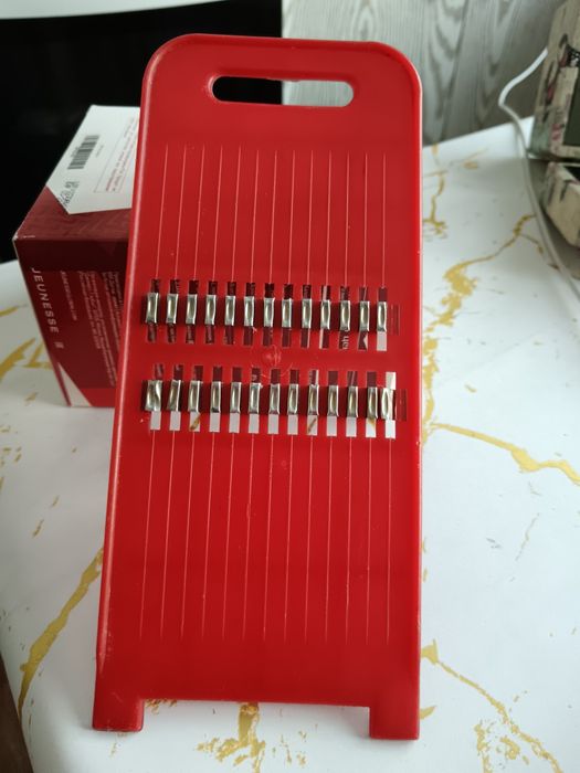 Тёрка для корейской морковки