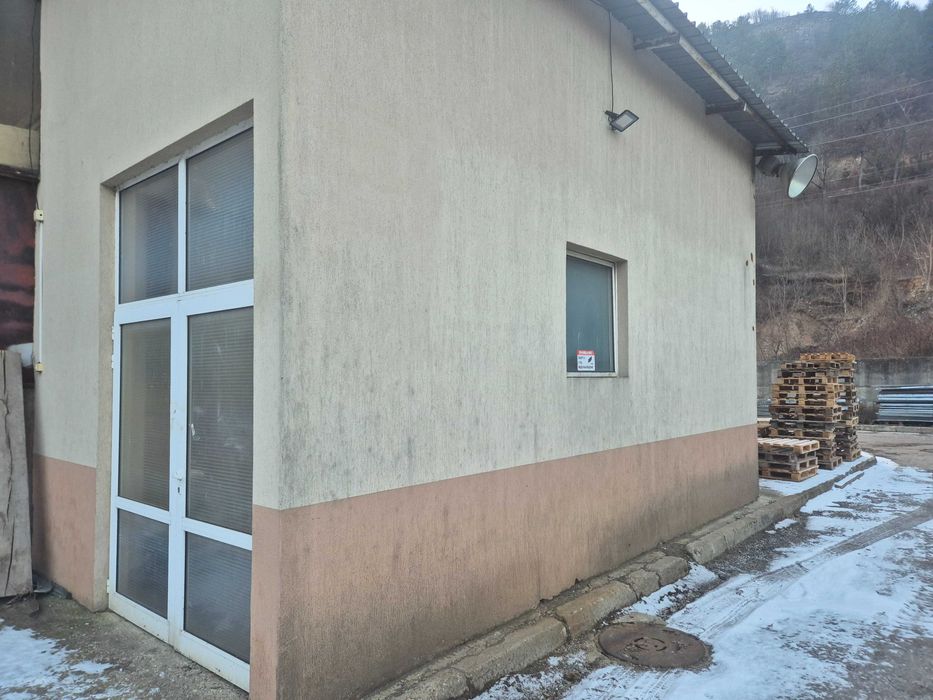 Дава се под наем Склад в Своге - 24 кв.м за 147.9 € - Снимка #1