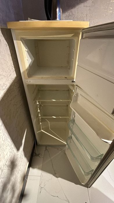Холодильник рабочий