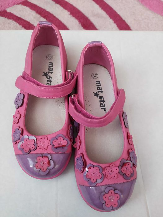 Обувки, маратонки