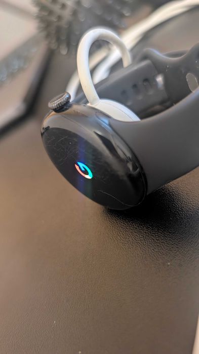 Pixel watch 2 (царапанные)