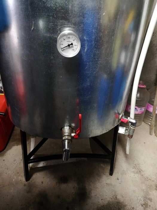 Пчеларска машина за инвентиран сироп