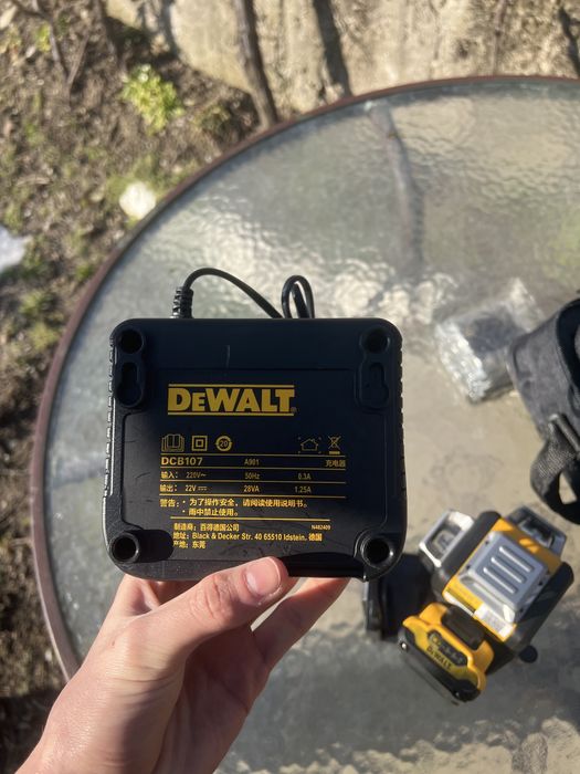 Laser DeWalt linii verzi nou