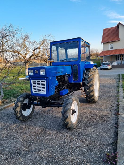Tractor u 650 ST