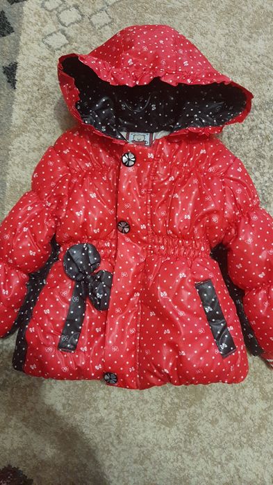 Курточка на девочку.