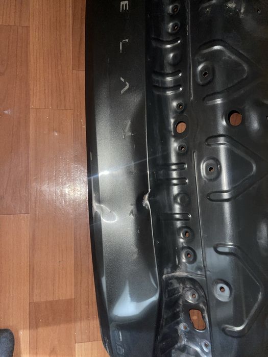 Продам крышку багажника