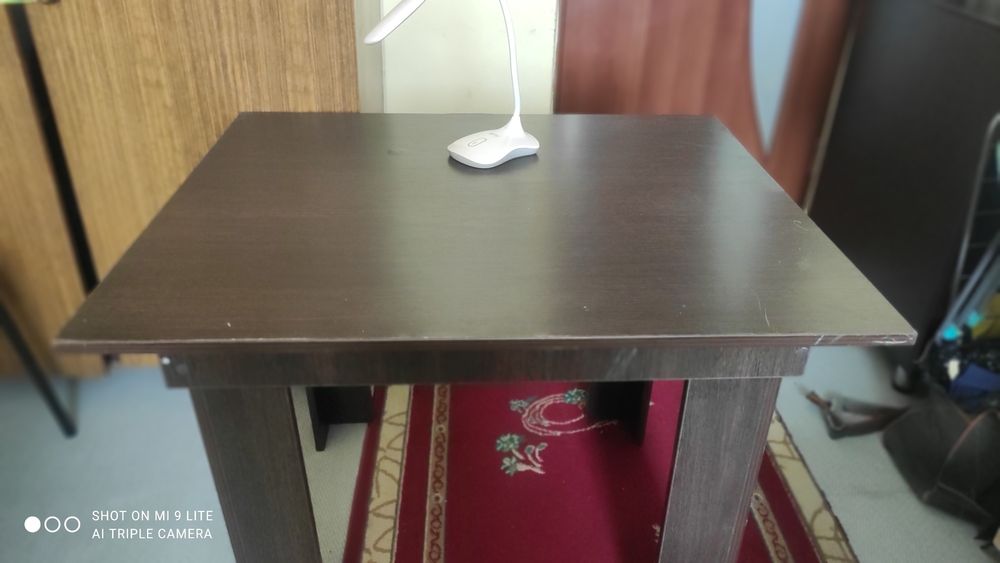 Стол журнальный  коричневый