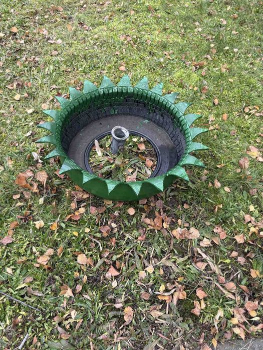 Саксия от гума зелена