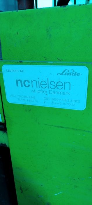 Електрически палетен повдигач