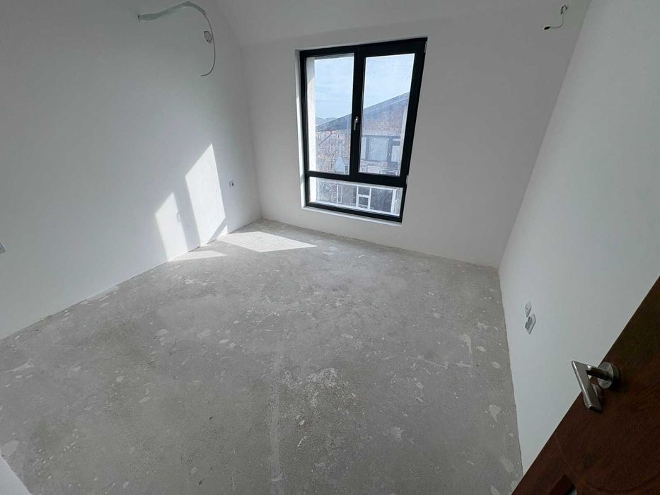 Продава се Четиристаен апартамент в Варна, Виница - 126 кв.м за 2064 €/кв.м - Снимка #2