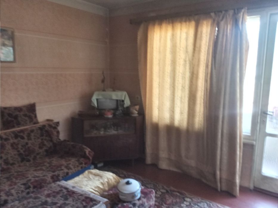 Продавам  етаж от къща