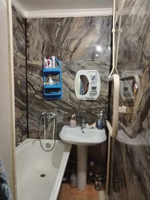 Продаётся 2 комн в центре, Диана