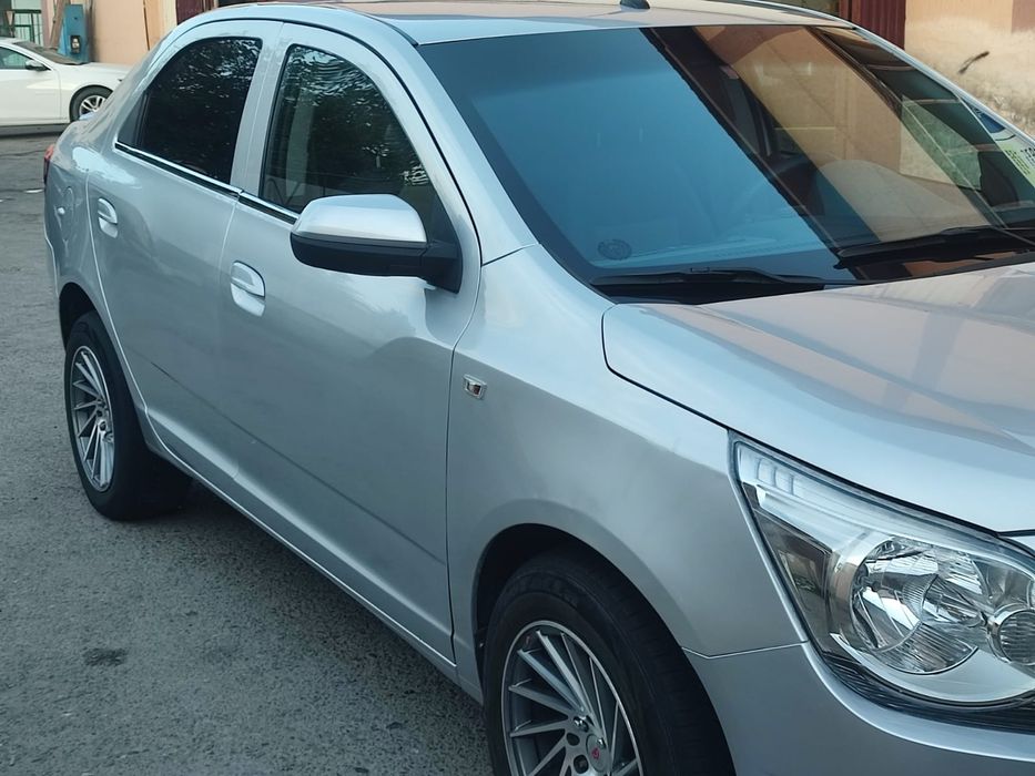 Машина сотилади холати ало бензинда умуман газ куйилмаган,краска 30 фо