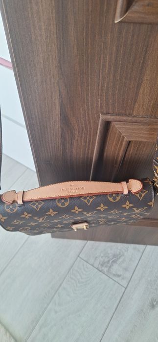 Geanta Louis Vuitton Metis
Realizata din Piele Naturala si Canvas Cali