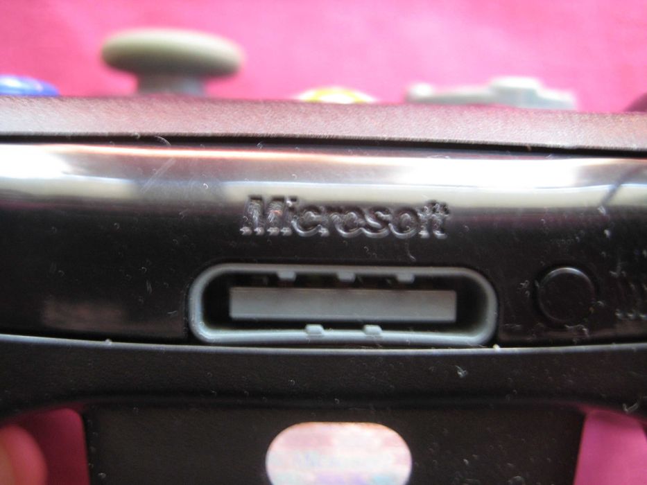 Продавам оригинален контролер за XBOX 360