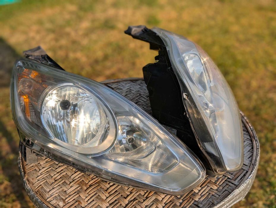 Комплект фарове за Ford C Max 2012/2013в комплекта270лв.за бройка150лв