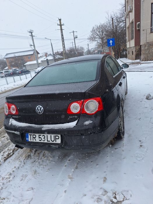 Vând Volkswagen Passat B6