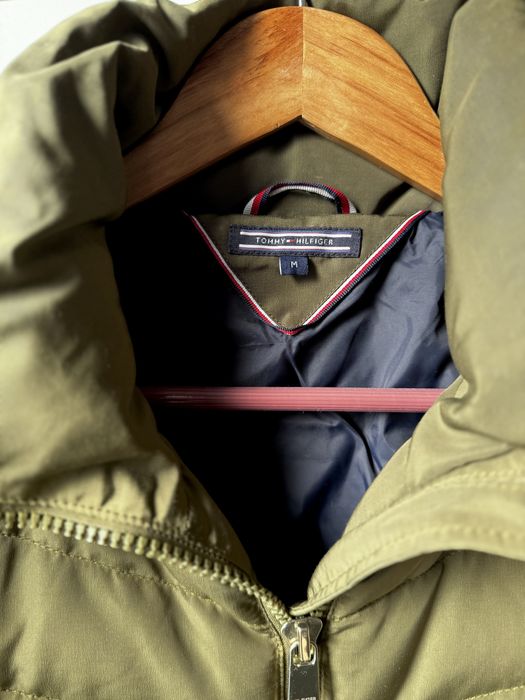 Geaca Tommy Hilfiger puf si pene, marimea M, verde olive