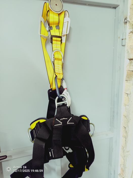 Сбруя Petzl Navaho C71