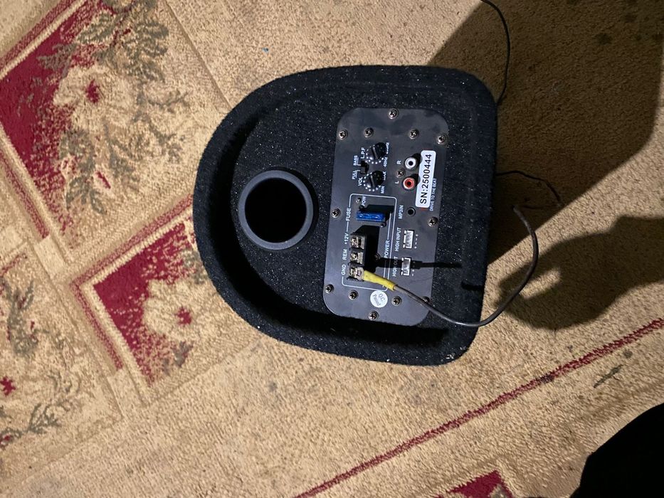 Сабвуфер с усилителем. 20тыс с доставкой.