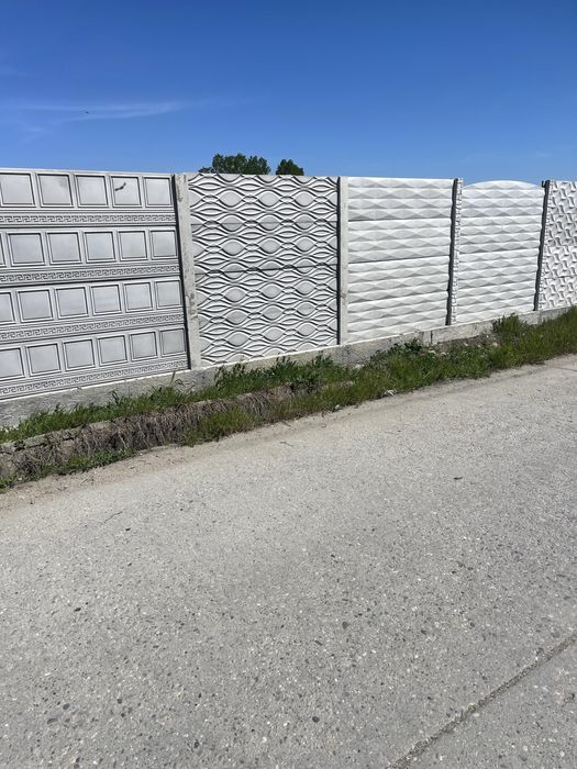 Prefabricam placi de gard .stalpii plus montaj
