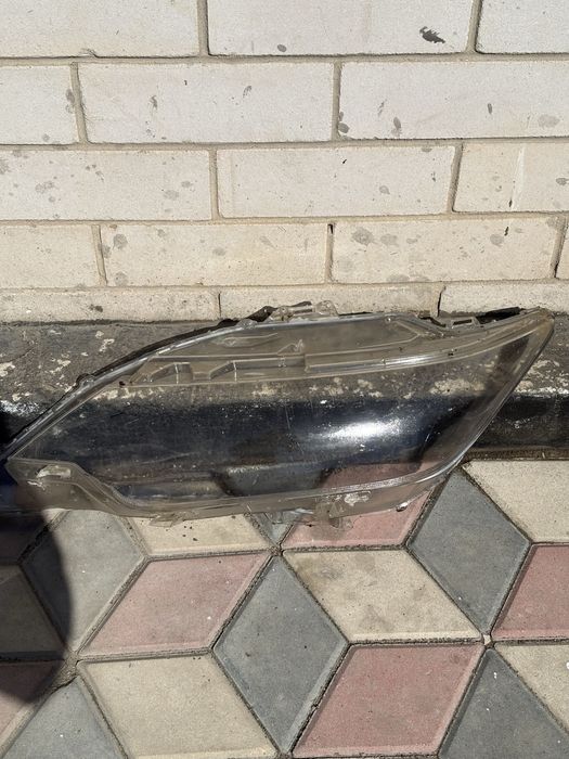 стекло от фар камри 50