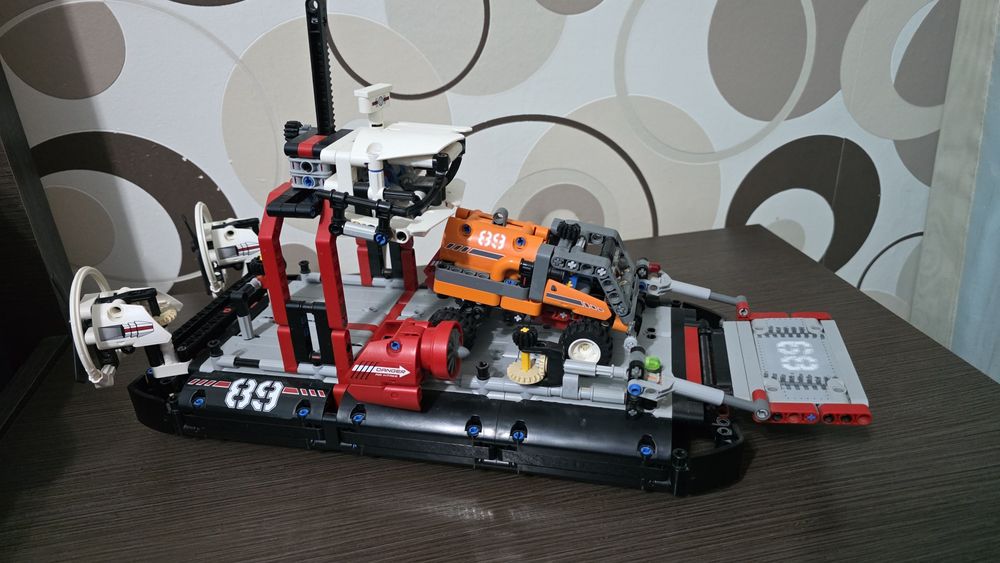 LEGO Technic 42076 Hovercraft (Aeroglisor) + Camion - Construit - Orad