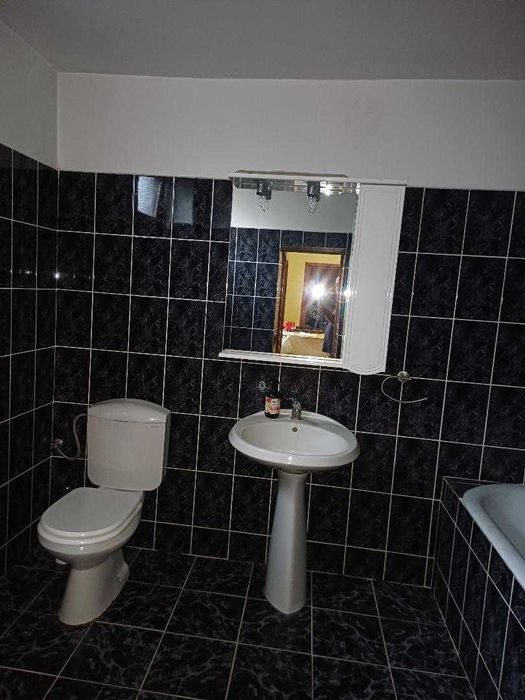 Proprietar vând apartament  ultracentral 5 camere central pe 3 nivele.