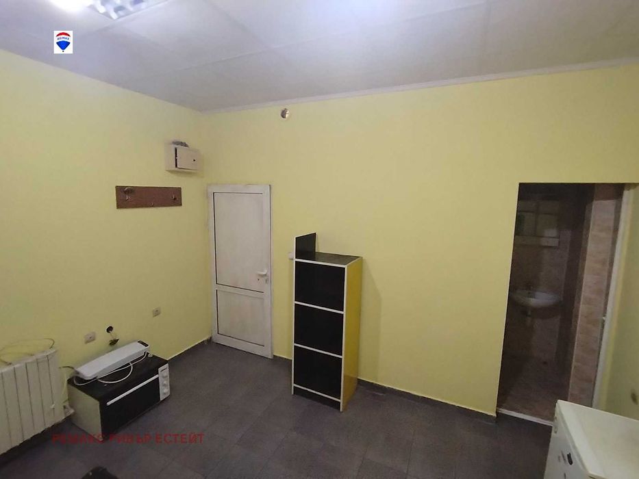 Дава се под наем  в Русе, Хъшове - 28 кв.м за 102 € - Снимка #3