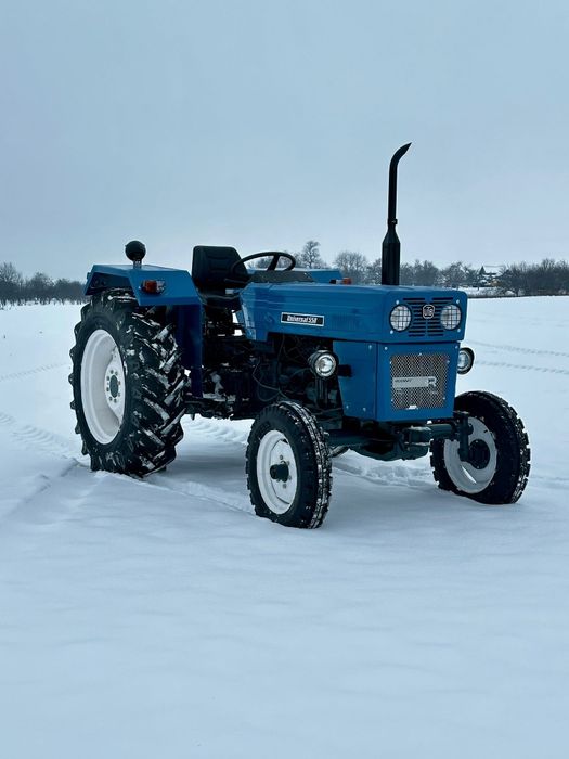 Tractor Universal 550