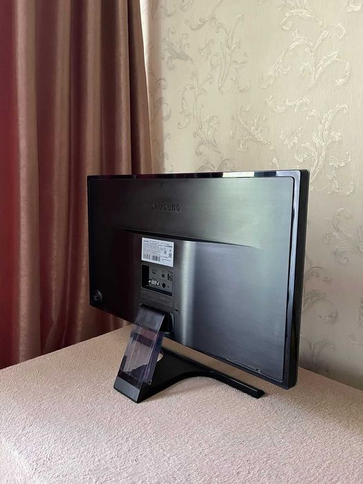 Монитор Samsung S24E390HL