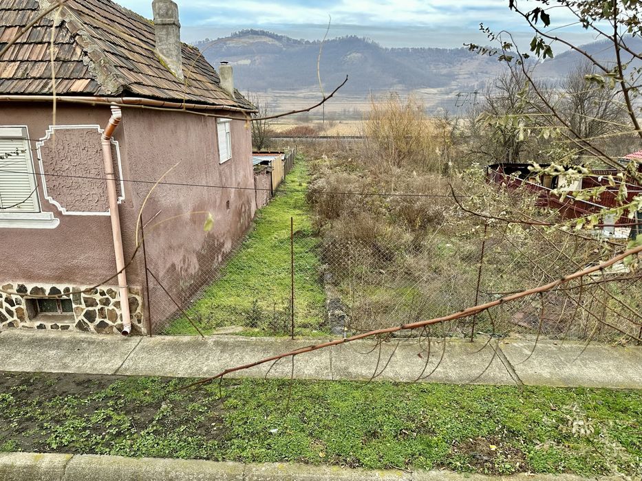Se vinde loc se casa  in Orasul Copsa mica intre Sibiu si Medias